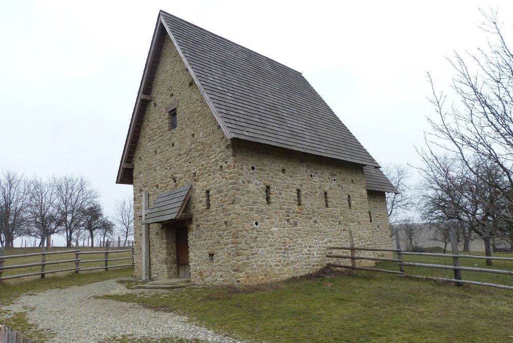 Archeology odhalené základy kostela sv. Jana z 1. poloviny 9. století. Stál zde tedy už před příchodem Cyrila a Metoděje (roku 863). 