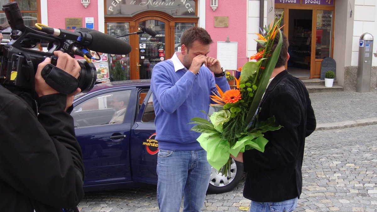 První gayové ve výměně manželek.