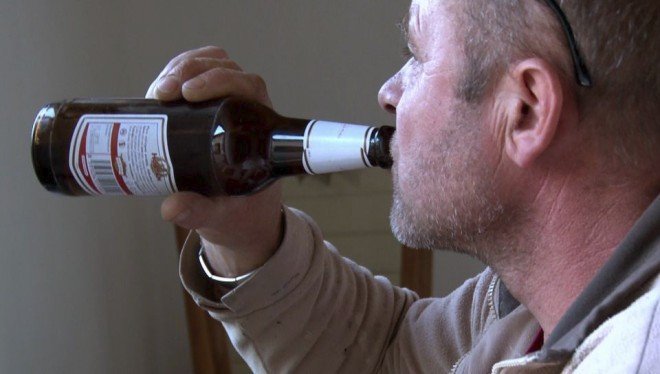 Výměna manželek: Honza pije pivo a je pak sprostý na vlastní rodinu