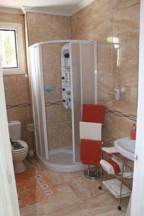Luxusní koupelna ve vile v Pyrenejích