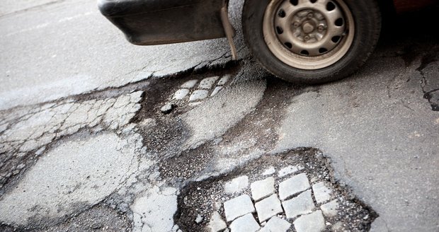 Na škody z výtluku se vztahuje i havarijní pojištění. Nezapomínejte ale na spoluúčast.