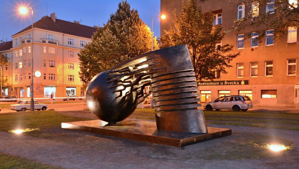 Teslův památník v Praze