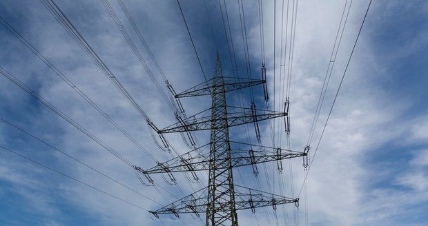 Výpadek el. proudu zasáhl v Praze desetitisíce lidí.