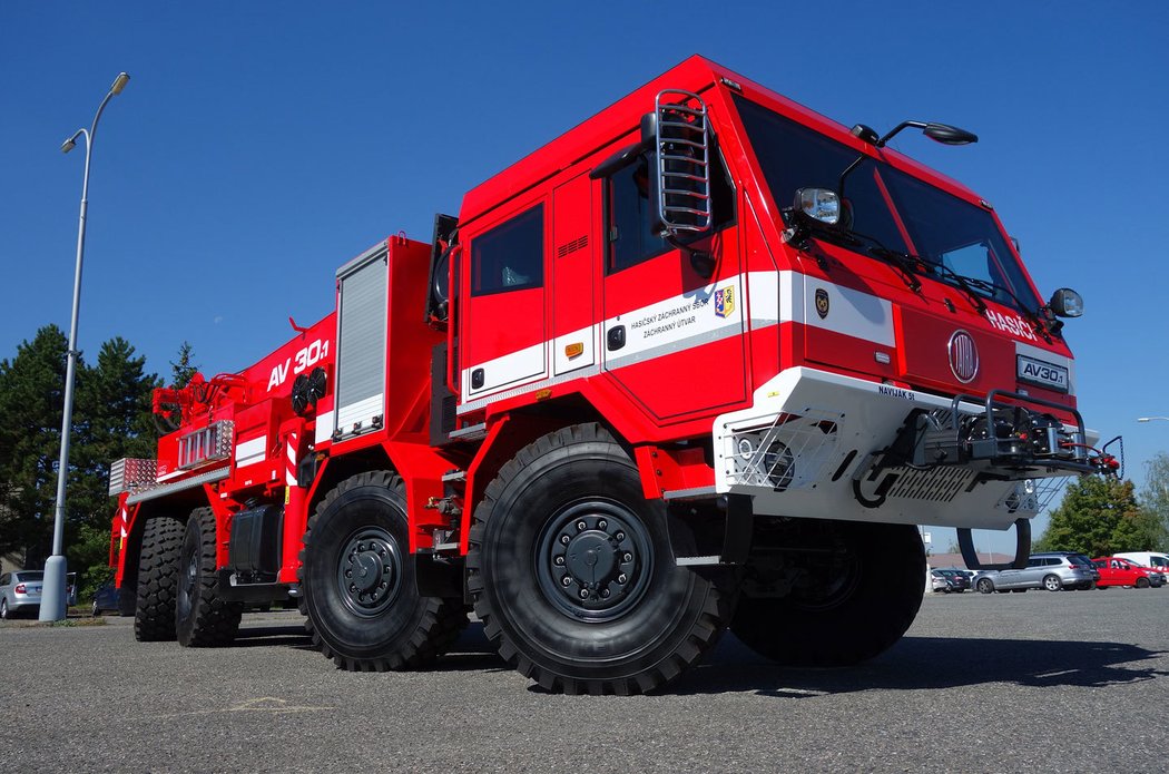 Vyprošťovací autojeřáb AV30.1 - TATRA 815-7