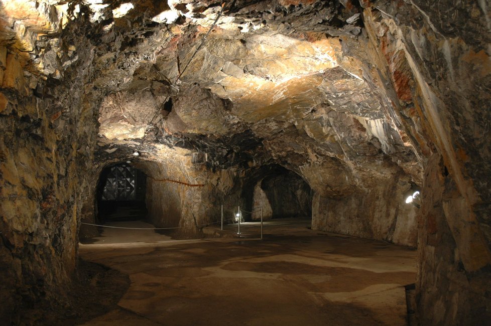 Vchod do jeskyně Výpustek