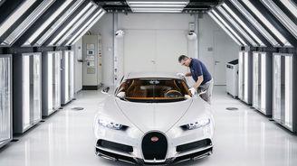 Bugatti Chiron míří k prvním zákazníkům. Podívejte se, kde vzniká