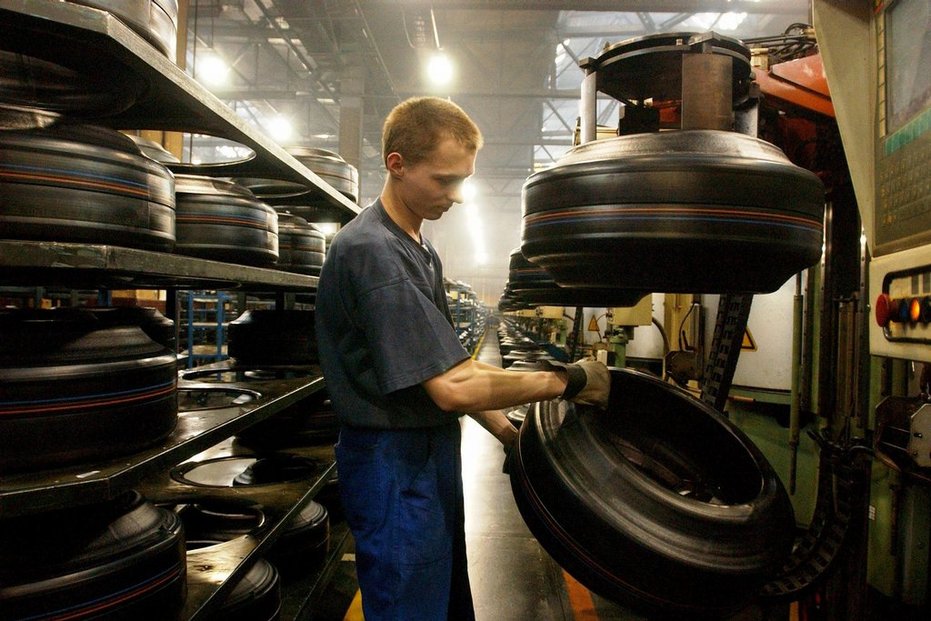 Výroba pneumatik ve společnosti Barum Continental