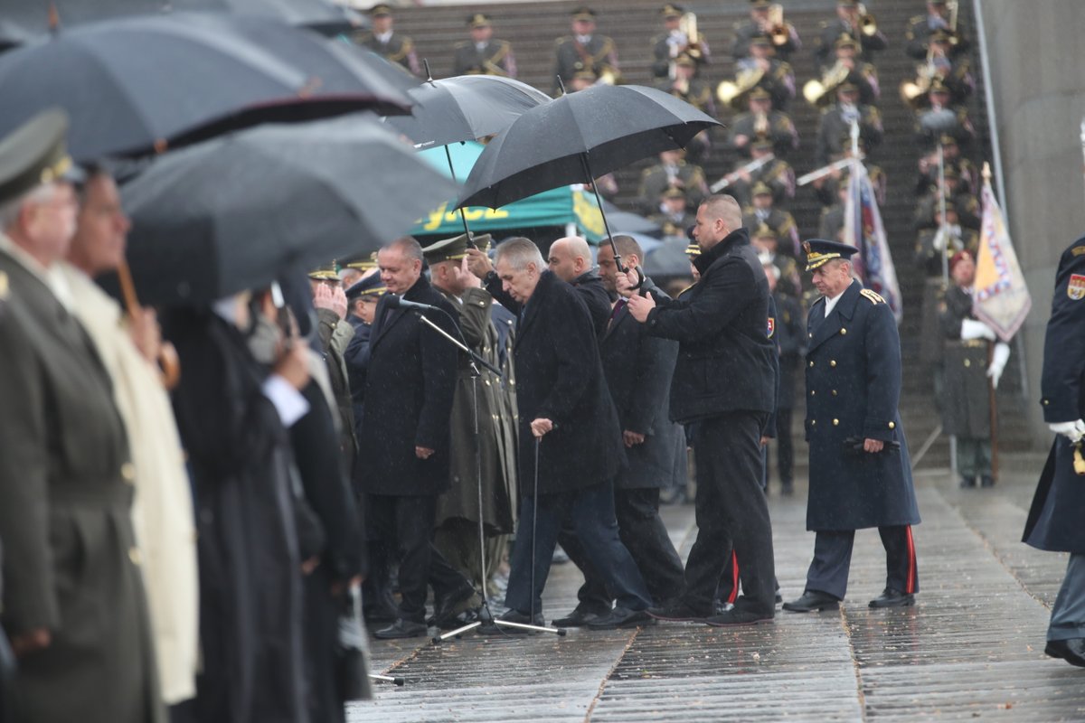 Milš Zeman na pietním aktu na Vítkově ke 100. narozeninám republiky