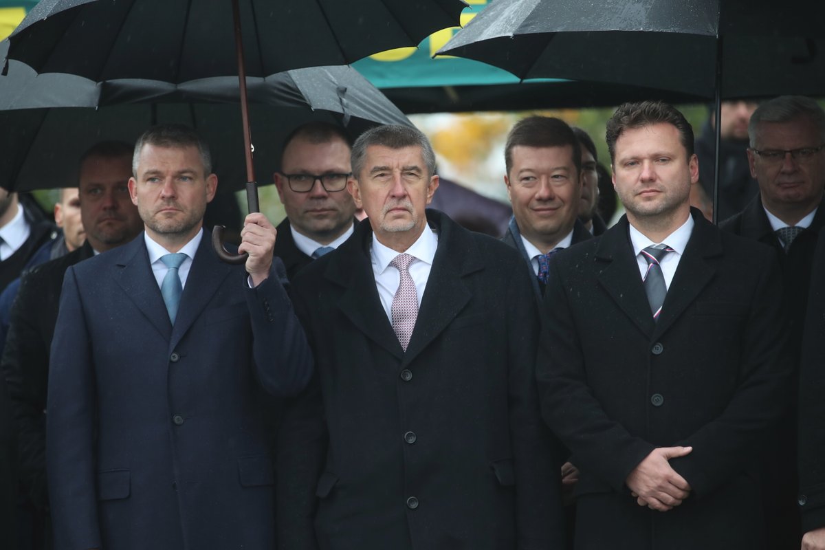 Slovenský premiér Peter Pellegrini, české premiér Andrej Babiš a šéf poslanců Radek Vondráček