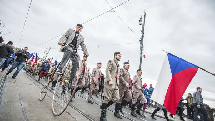 Pochod pro republiku od Tyršova domu na Václavské náměstí ke stému výročí založení Československa (27. října 2018)