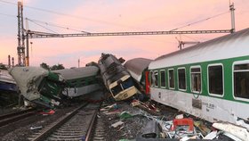 Kvůli vlakovému neštěstí ve Studénce se poslanci rozhodli zpřísnit tresty za přejetí železničního přejezdu ve chvíli, kdy to signalizace zakazuje.