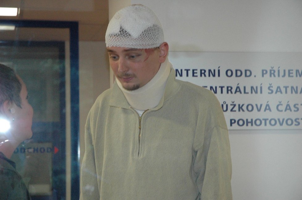 Mladý muž (25) z Polska byl s poraněnou hlavou ošetřen v nemocnici ve Valašském Meziříčí.