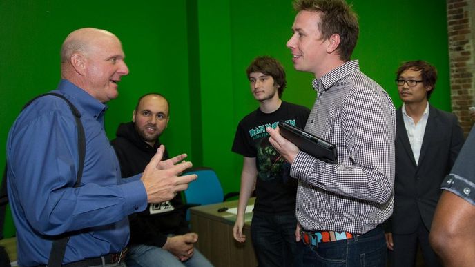 Vyrůst s Microsoftem. Mezinárodní obchodní šéf Corinthu Petr Polách a šéf Microsoftu Steve Ballmer.