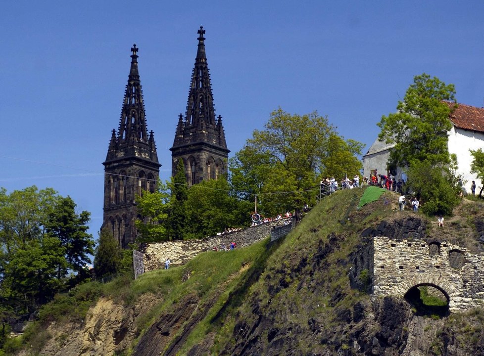 Vyšehrad je opředen mnoha pověstmi. Jedna z nejzajímavějších je rozhodně ta o čertově sloupu