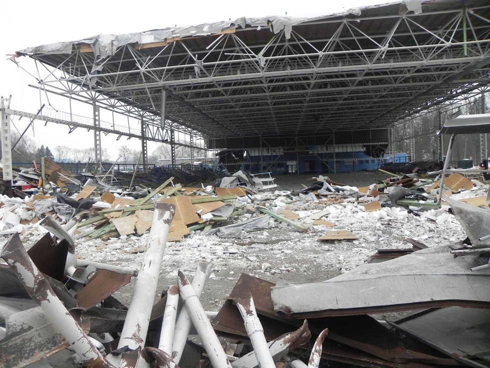 Starý zimní stadion už je minulostí. Na jeho místě vzniká nový moderní sportovní stánek