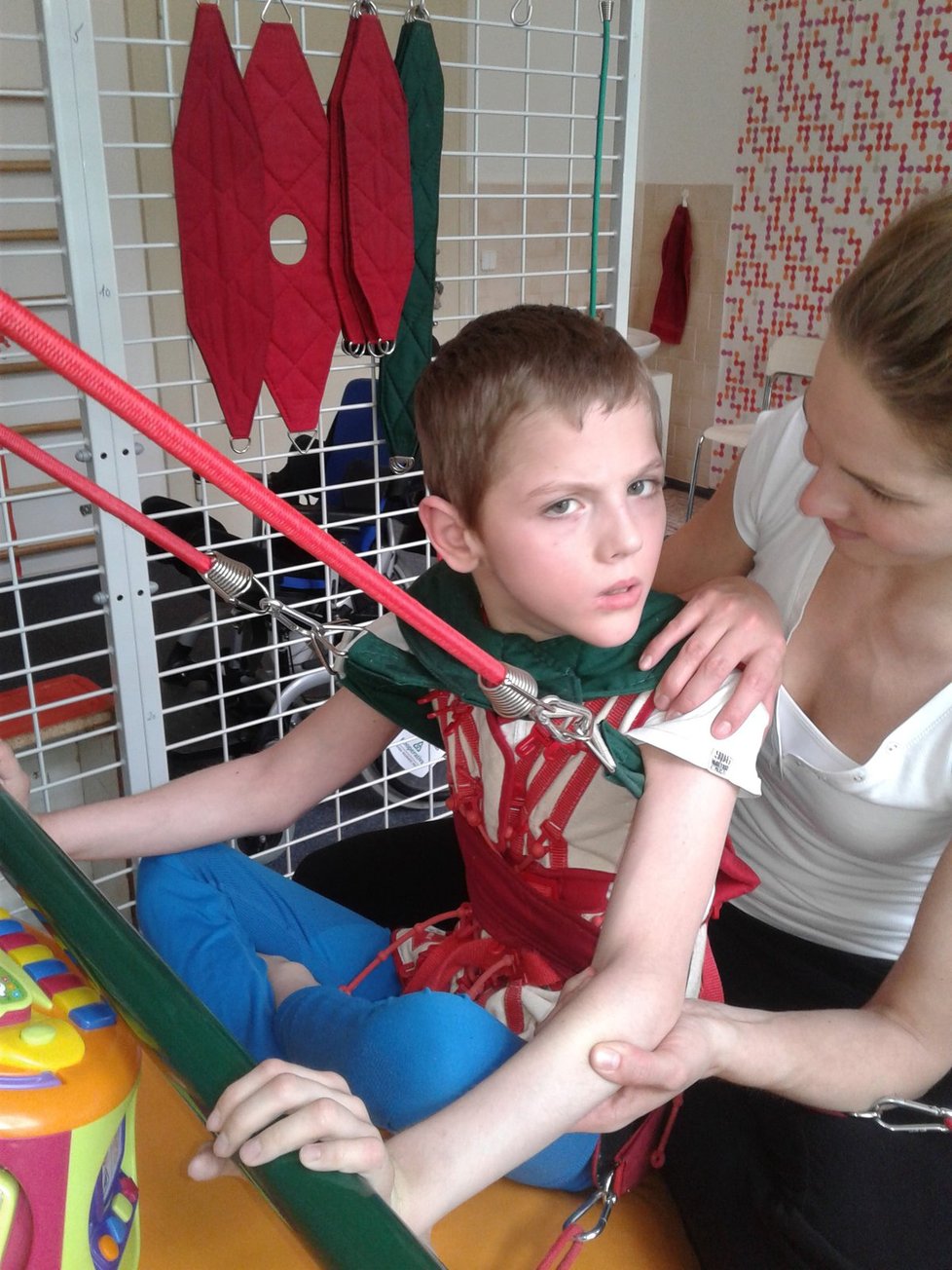 Liam Middelkoop - (11 let, po leukemii trpí afasií – ztrátou řeči – a apraxií – ztrátou kontrolovaného pohybu) – příspěvek na rehabilitace