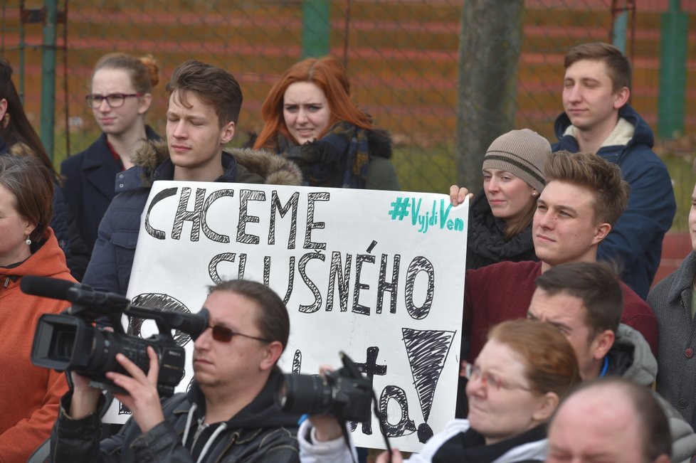 Studenti vysokých škol protestovali po celém Česku za obranu ústavních hodnot