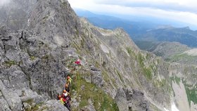 Dvojici českých horolezkyň museli letecky evakuovat slovenští horští záchranáři ve Vysokých Tatrách.(21.7.2023)