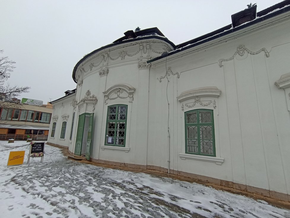 Unikátní výstava 60 betlémů bude v Letohrádku Mitrovských k vidění až do 16.ledna.