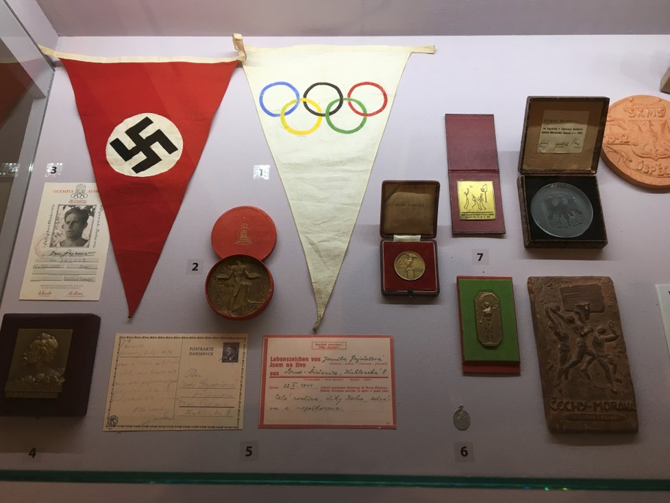 Berlínská olympiáda z roku 1936 a sportovní úspěchy z období okupace.