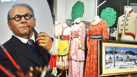 Josef Lada v životní velikosti, jeho kresby, kocour Mikeš i kostýmy z pohádky: V Tančícím domě odstartovala výstava