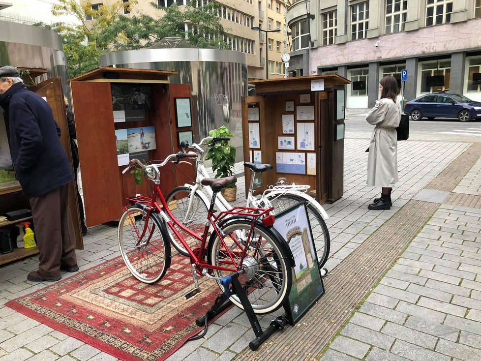 Nedaleko obchodního domu Máj, začala výstava Krajinoskop, která upozorňuje na změnu klimatu