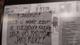 Pád komunismu v Brně dokumentuje unikátní výstava v protiatomovém krytu 10-Z pod Špilberkem. Jejím jádrem jsou reportážní fotografie Františka Kressy.