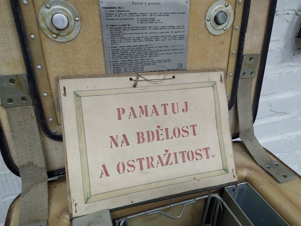 Předlistopadovou dobu dokumentují předměty, které v tehdejším Československu používal či vlastnil téměř každý.