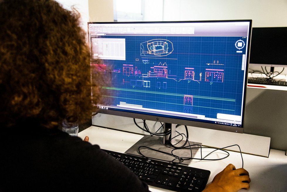 Sudenti programu Architektura a stavitelství Fakulty stavební ČVUT v Praze při práci.