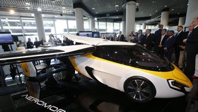 Slováci představili svůj nejnovější Aeromobil na světové výstavě v Monaku.