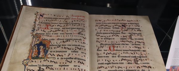 Antifonář (liturgický zpěvník - pozn. red.) kláštera cisterciaček na Starém Brně, šlo o dar Elišky Rejčky (1288 - 1333), kniha pochází zřejmě z roku 1317.