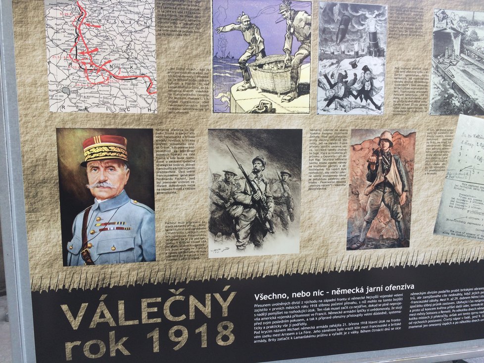 Výstava se rozprostírá na 11 panelech, které informují o roce 1918.