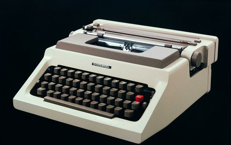 1968: Přenosný kufříkový psací stroj Consul pro Zbrojovku Vyškov.