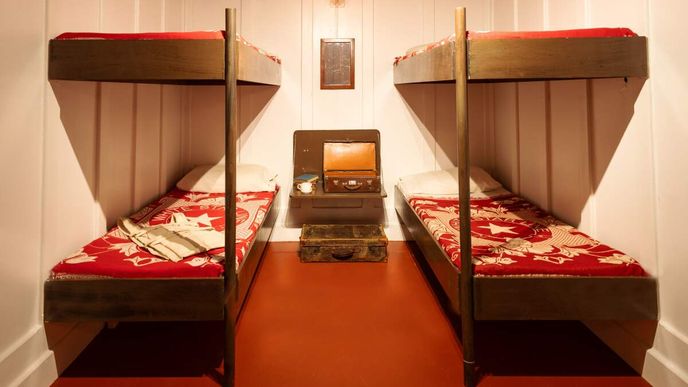 Návštěvníci při zakoupení vstupenky dostanou palubní lístek skutečného pasažéra. Návštěvníci při zakoupení vstupenky dostanou palubní lístek skutečného pasažéra.