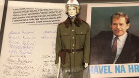 Výstava Havel na Hrad seznamuje návštěvníky s tím, čím si Václav Havel musel v roce 1989 projít, než mohl začít úřadovat coby prezident.