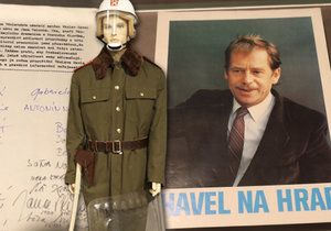 Výstava Havel na Hrad seznamuje návštěvníky s tím, čím si Václav Havel musel v roce 1989 projít, než mohl začít úřadovat coby prezident.