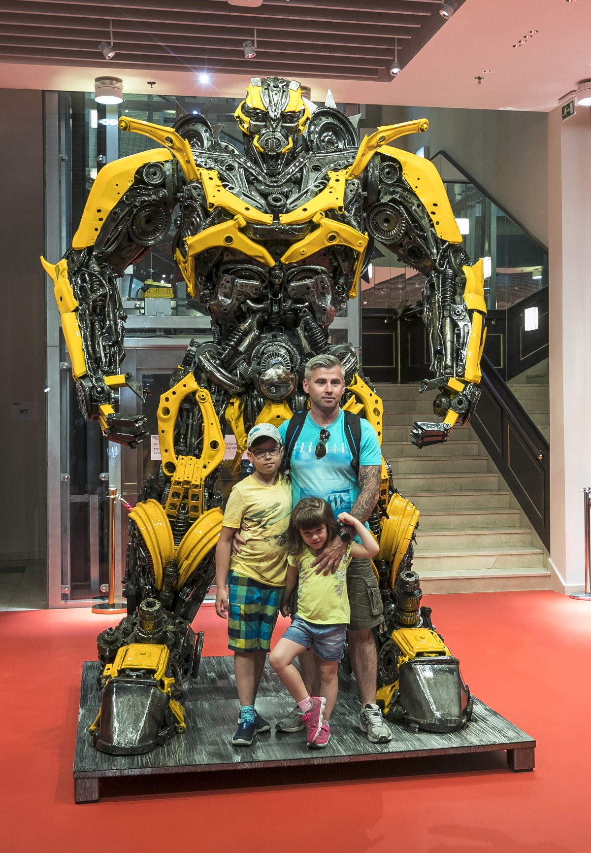 Jednoznačným hitem je Bumblebee, hrdina filmových Transformers. Momentku s ním si rádi udělají malí i velcí.