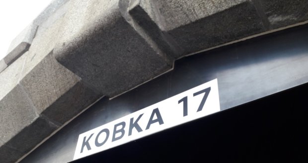 Autorská čtení probíhají v kobce 17