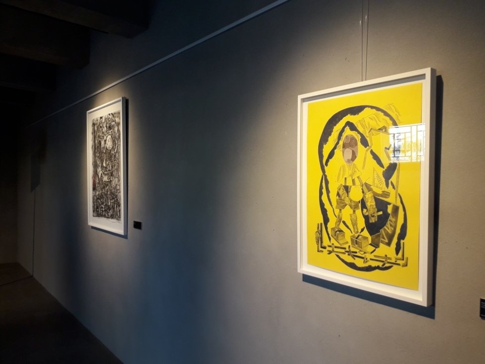 Na Smíchovské náplavce začala výstava Z karantény 2020, kde osm umělců prezentuje díla, která vznikla v době omezení pohybu kvůli koronaviru.