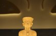 Jedním z velkých lákadel je socha mladého faraona Tutanchamona.