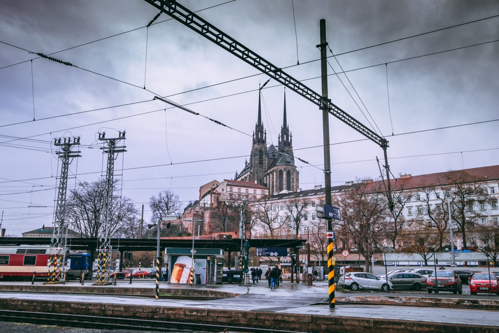 Brněnské hlavní nádraží se bude stěhovat zhruba o 800 metrů jižněji, k řece Svratce.