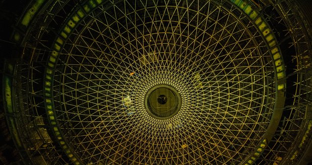 Pohled, jaký nebyl k vidění posledních 19 let: vnitřní konstrukce kupole Spirály zůstává původní z roku 1959 coby technická a kulturní památka.
