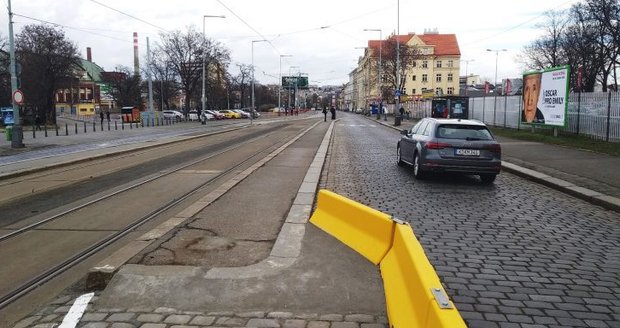 Nové bezpečnostní opatření pro chodce u Výstaviště Praha.