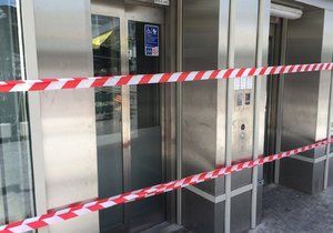 Nový výtah ve stanici metra Anděl po necelém roce od spuštění přestal fungovat.