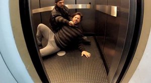 Vražedný experiment ve výtahu