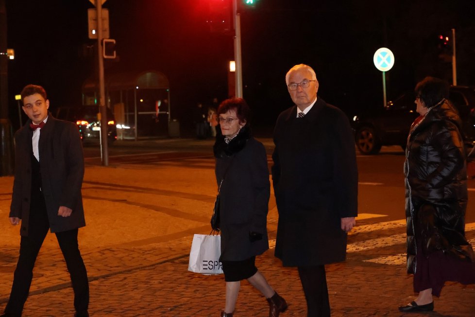 Předávání státních vyznamenání - příchod hostů na Pražský hrad