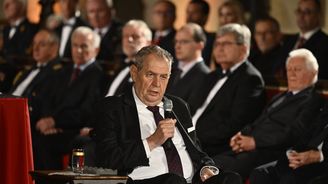 Předávání státních vyznamenání 2022: Zeman vyznamenal 78 lidí, nejvíce ve svém funkčním období