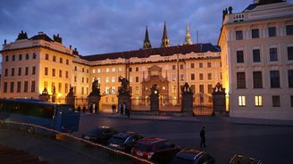 Královna Alžběta bude předpohřbena na Pražském hradě, aby se pohřbu mohl účastnit i Zeman
