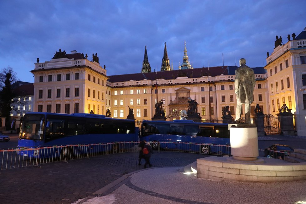 Příjezdy hostů na Pražský hrad