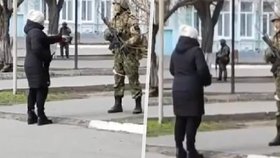 Co k***a děláš v naší zemi? Odvážná Ukrajinka se postavila ruským vojákům!